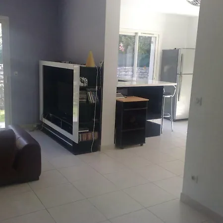 Etage Superieur Dans 빌라